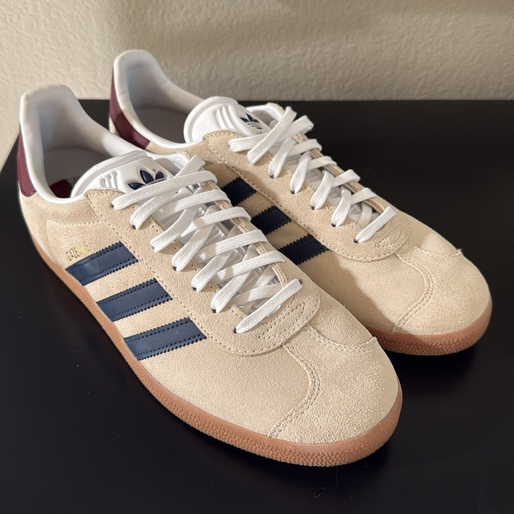 Adidas Cream and Navy Classic Sneakers - Picture 5 of 13